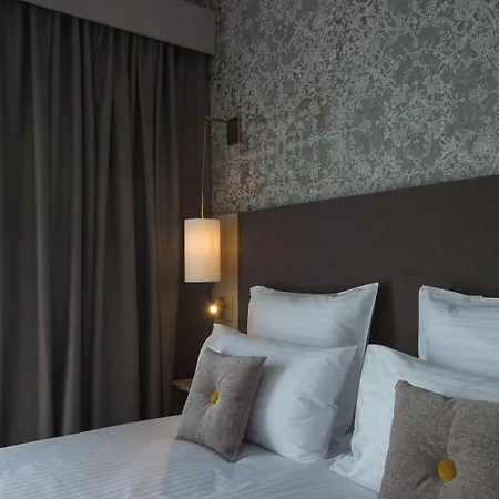 Boutique Centre Hotel