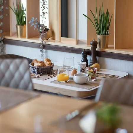 Boutique Centre Hotel 4*