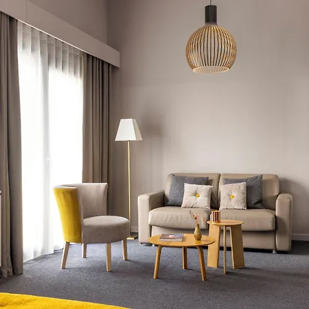 Boutique Centre Hotel